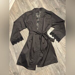 Frederick's of Hollywood Black Satin Lace Robe Womens size M